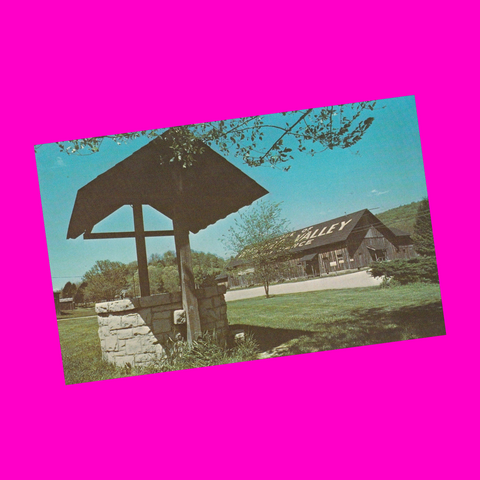 USA - Kentucky - Renfro Valley - Wishing Well Postcard