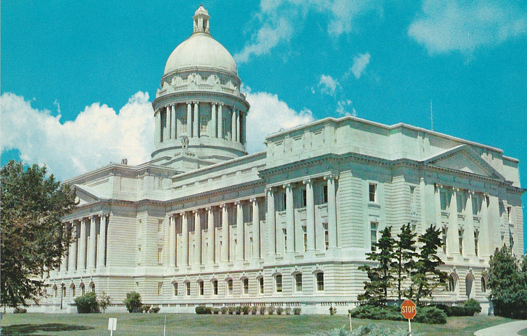 USA - Kentucky - Frankfort - State Capitol Postcard