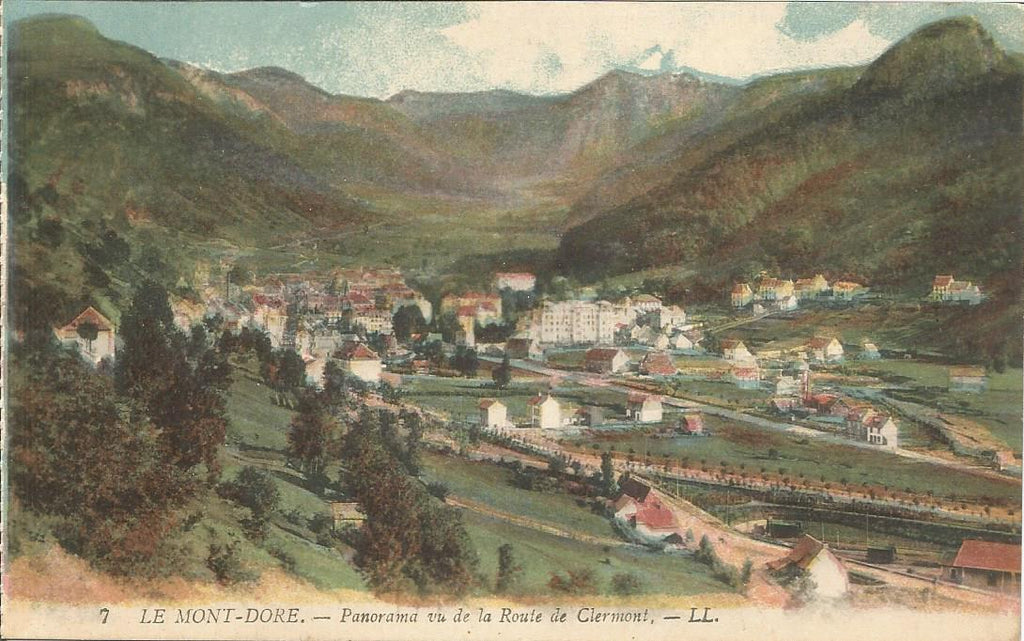 France - Paris - le Mont-Dore Postcard Set